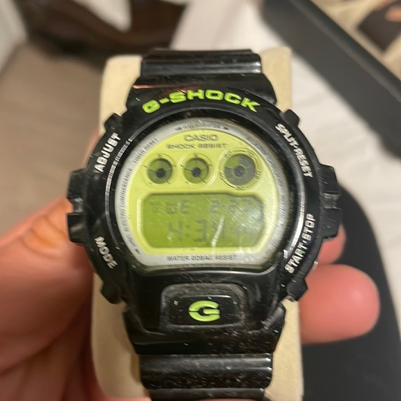 Wach - Picture 1 of 3